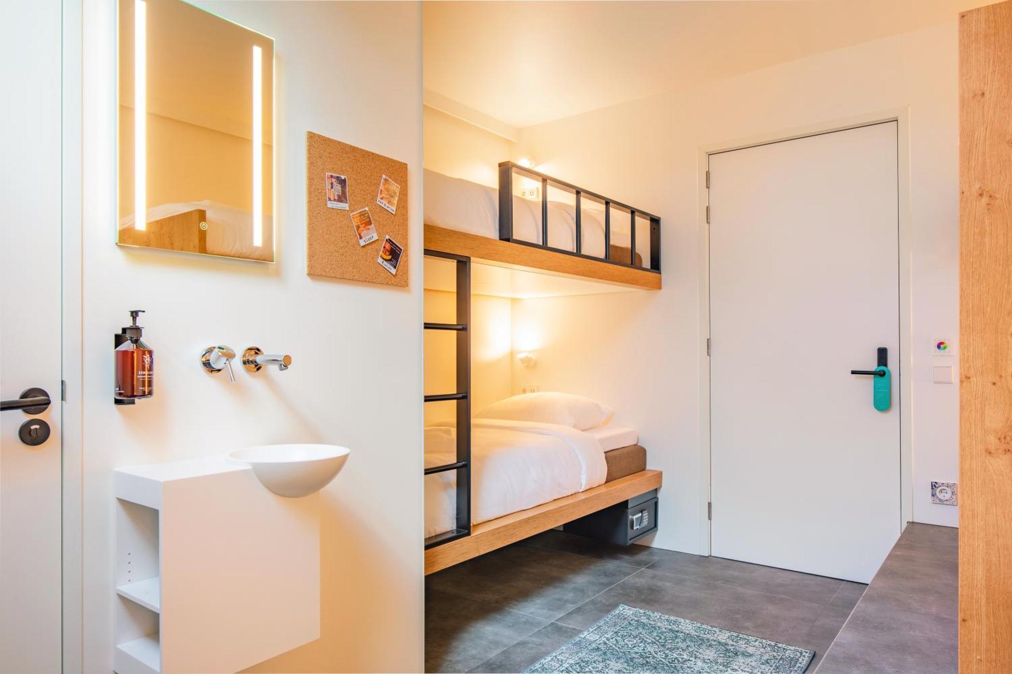 Bunk Hostel Amsterdam Dış mekan fotoğraf